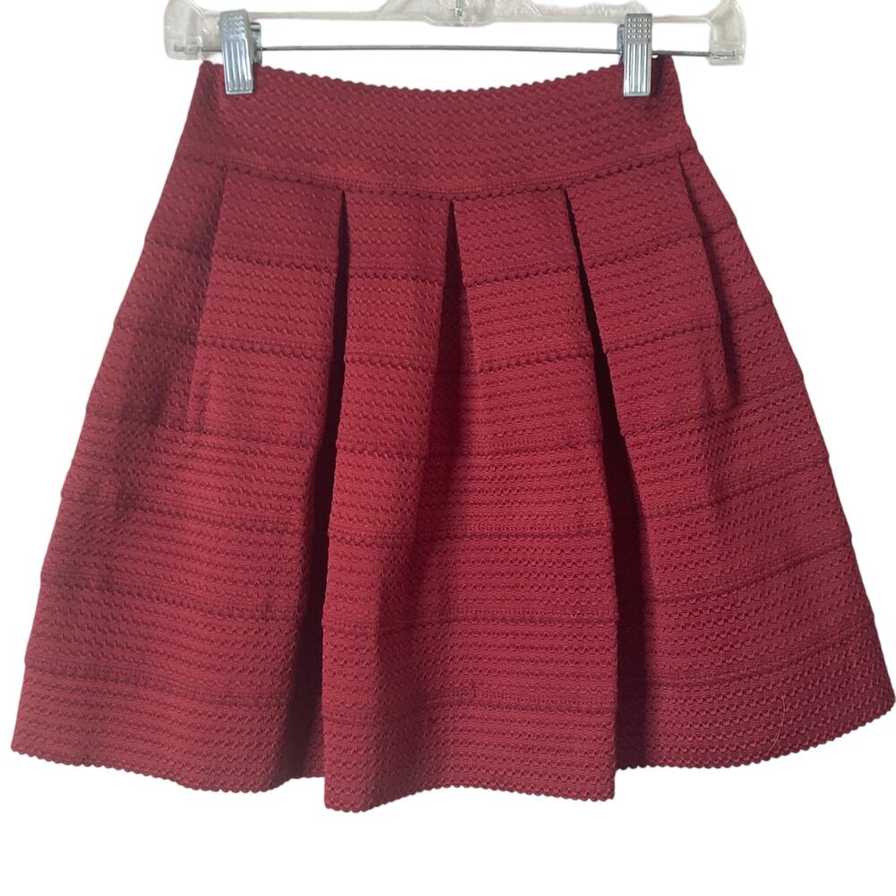 FSR Flare Mini Skirt Womens Medium Textured Stretch Scarlet Red